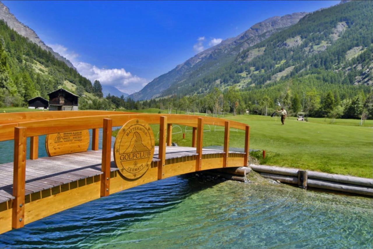 Moderne Dachwohnung Naehe Zermatt Mit Balkon Tasch Exterior photo