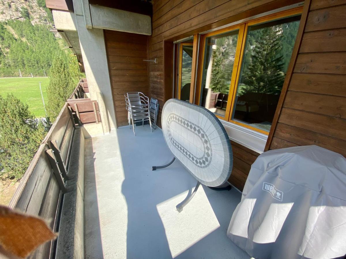 Moderne Dachwohnung Naehe Zermatt Mit Balkon Tasch Exterior photo